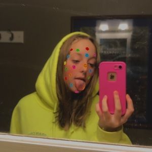 Meet your Posher, Val